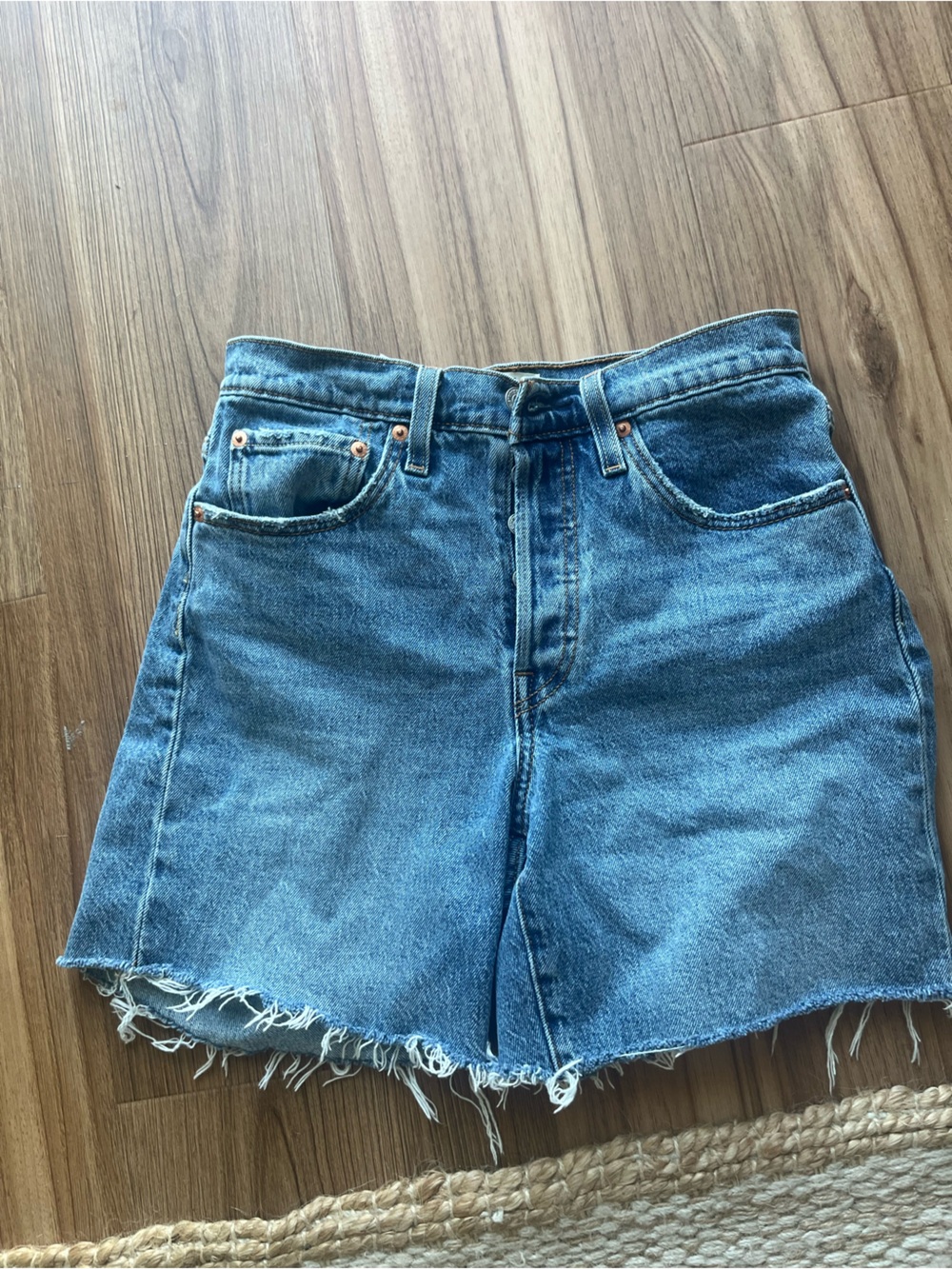 NWOT 501-Levi's Blue High-Waist Frayed Hem Denim Shorts